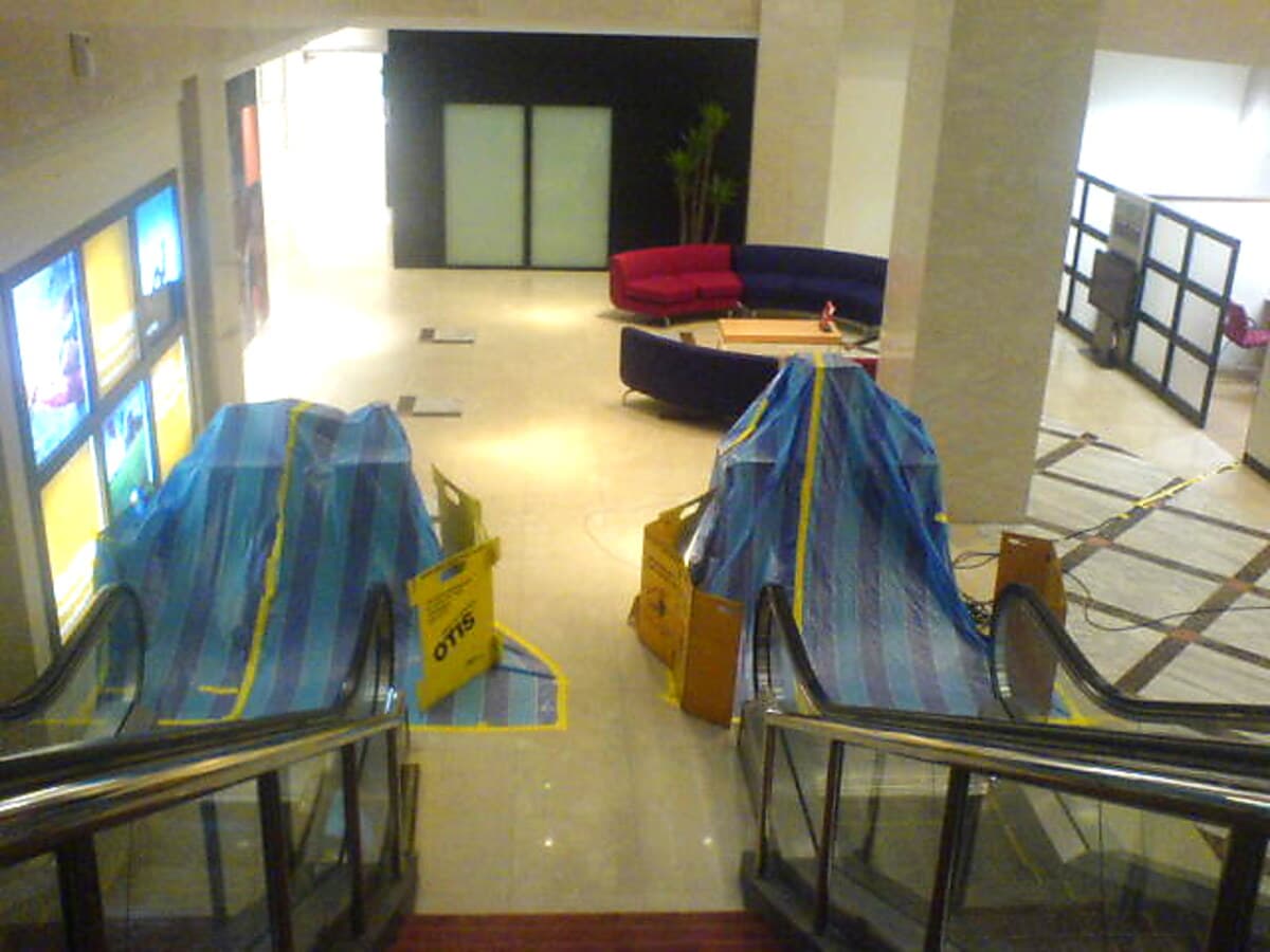 Rapid Escalator Water Damage Recovery: DRS’s Effective Solution in a Singapore Bank